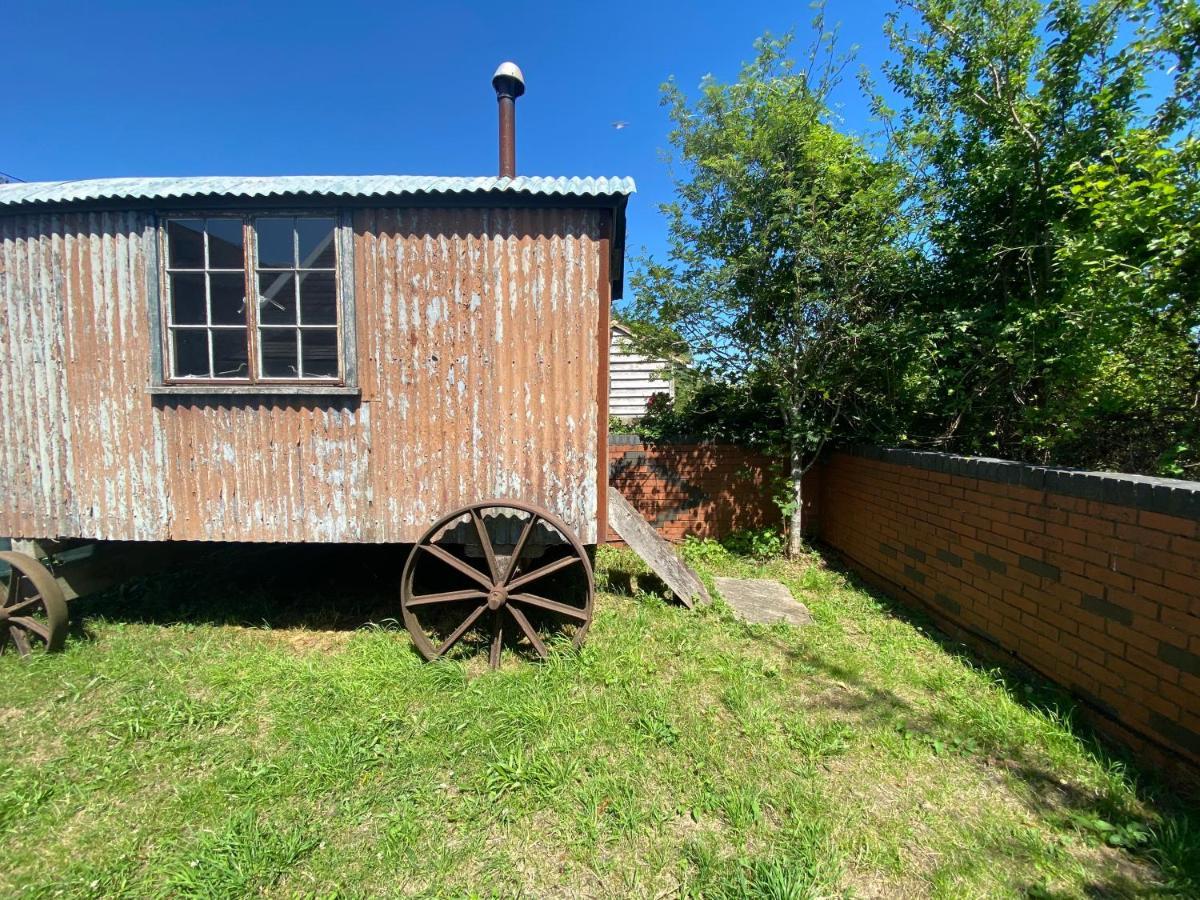 Artist'S Retreat - Old Signal Box - Private Sauna Bath Exterior photo